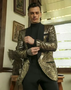 CM Suit 02 <br><h5><strong>Price upon request.</strong></h5>