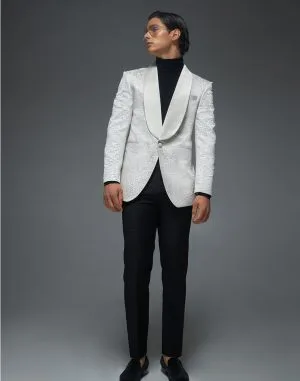 CMVFW23 Exhibit Look 7<br><h5><strong>Price upon request.</strong></h5>